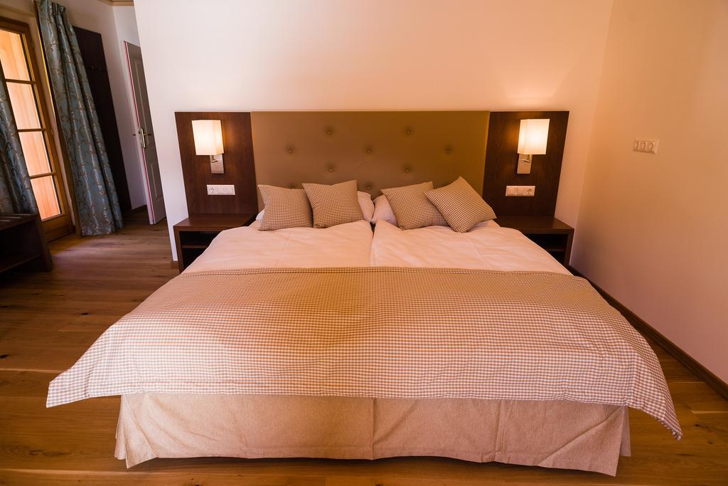 Stiftsschmiede Ossiach Hotel Room photo